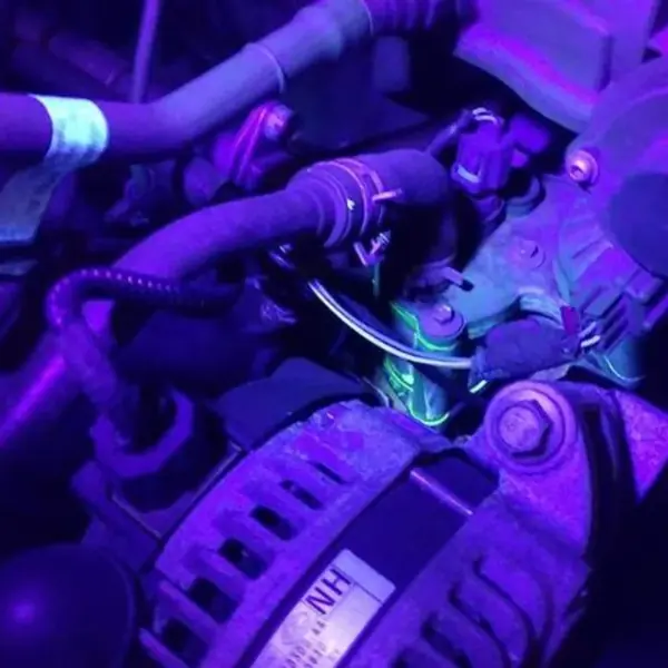 Diagnóstico de vazamentos com luz ultravioleta